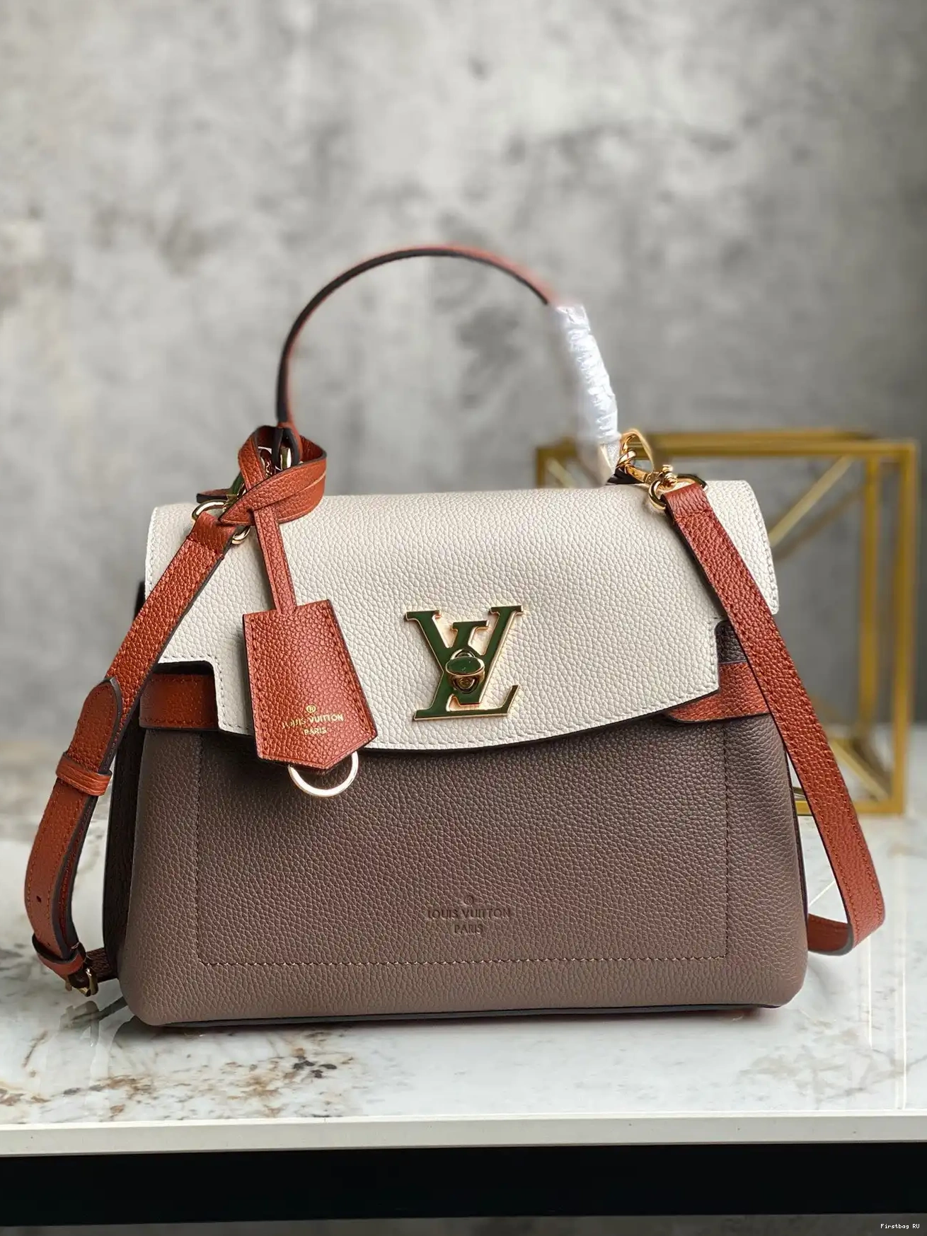 First bag ru VUITTON LOUIS BB LOCKME EVER 0524